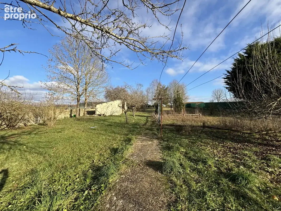 Ancien corps de ferme comprenant une demeure de 210m2 avec un terrain 3200M2 et dépendances - photo 26