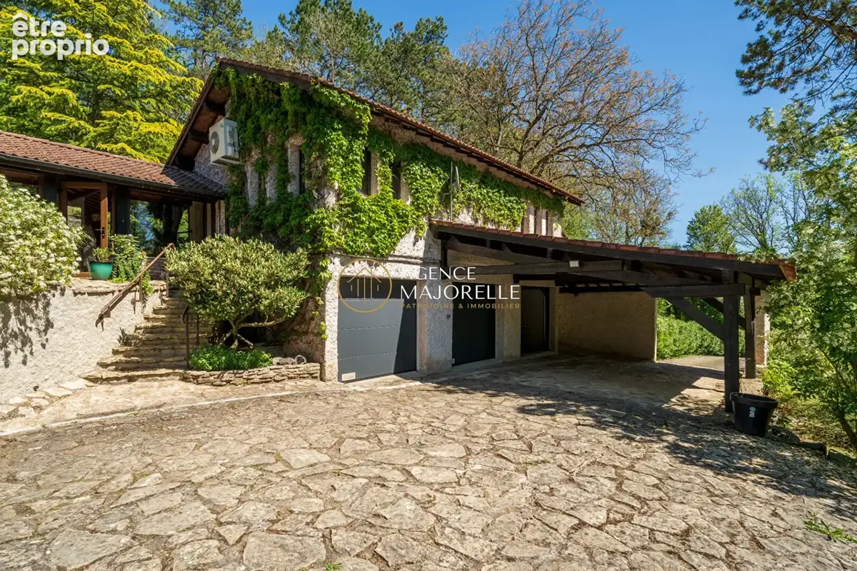 Propriété familiale 285 m² , 4 suites ,Parc arboré 2 hectares - photo 13