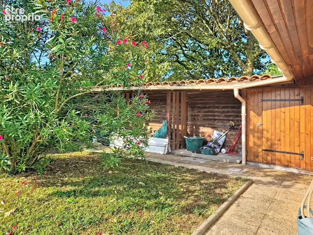 Tosse : landaise T5, piscine, atelier, double garage sur presque 1 100 m2 de terrain - photo 3