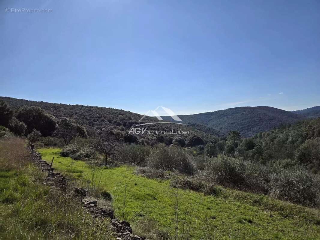 Maison à LES SALLES-DU-GARDON
