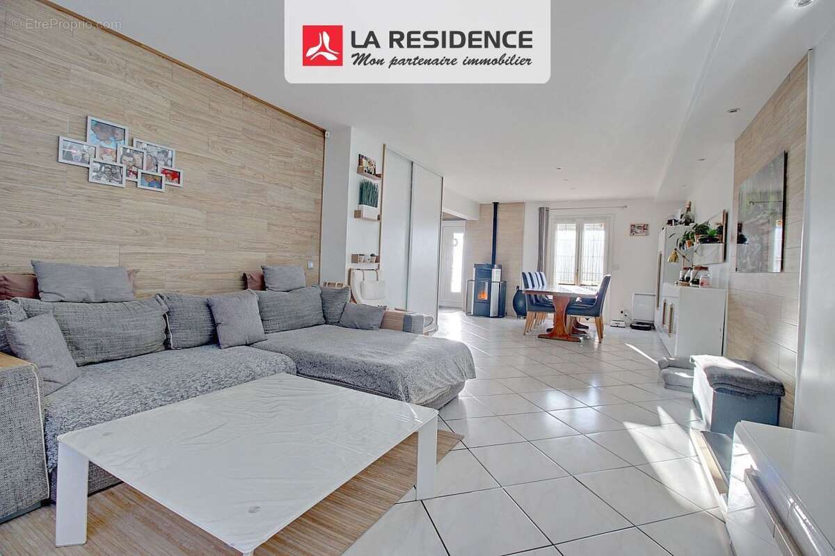 Maison à SARTROUVILLE