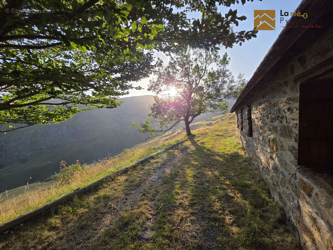 Maison à LUZ-SAINT-SAUVEUR