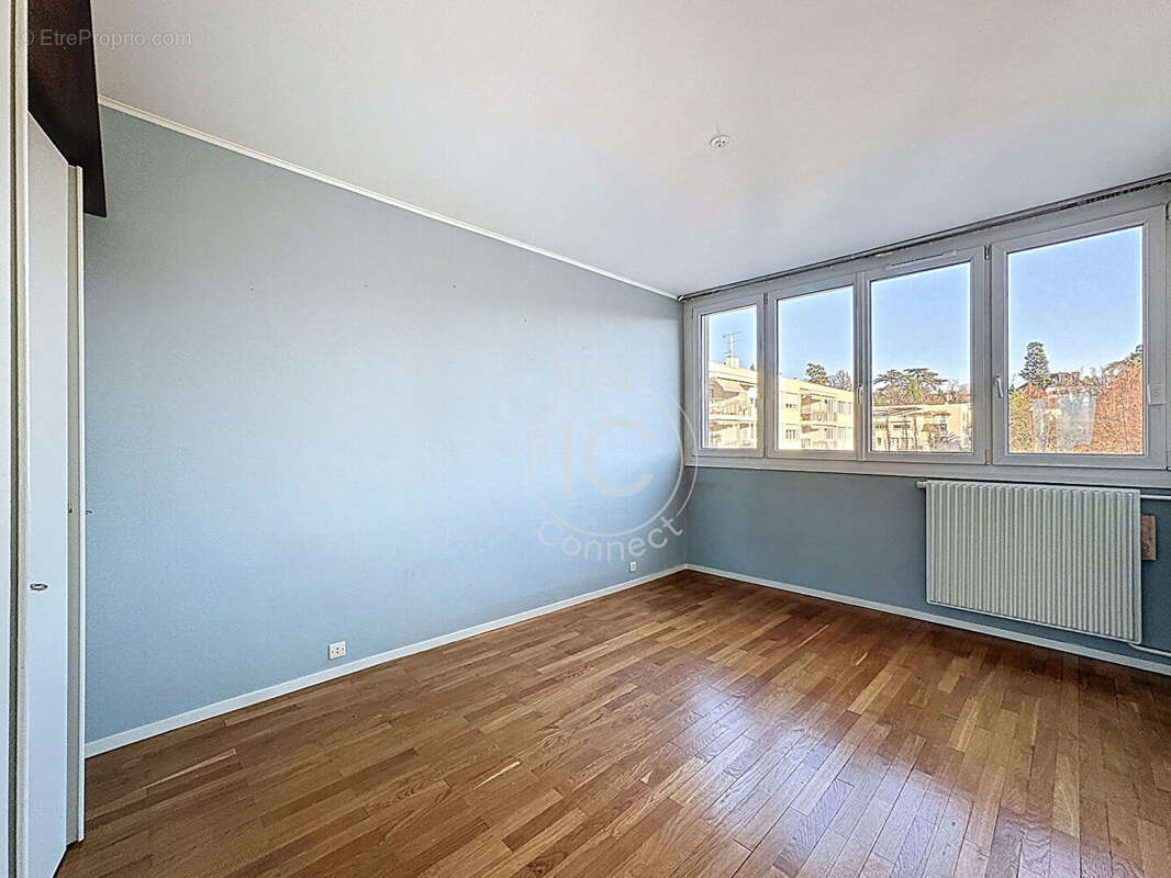 Appartement à SAINTE-FOY-LES-LYON