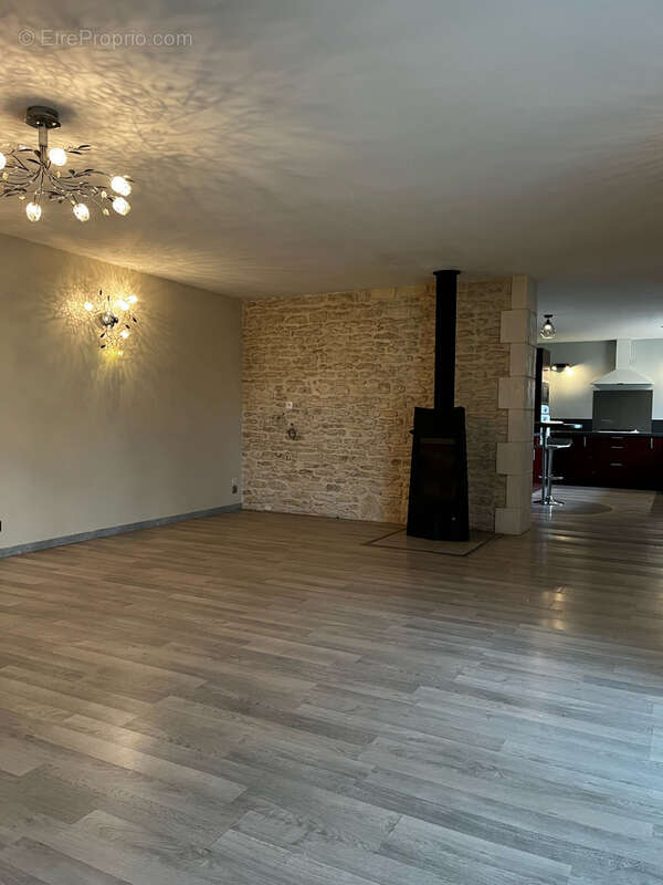 Maison à VOUZAILLES