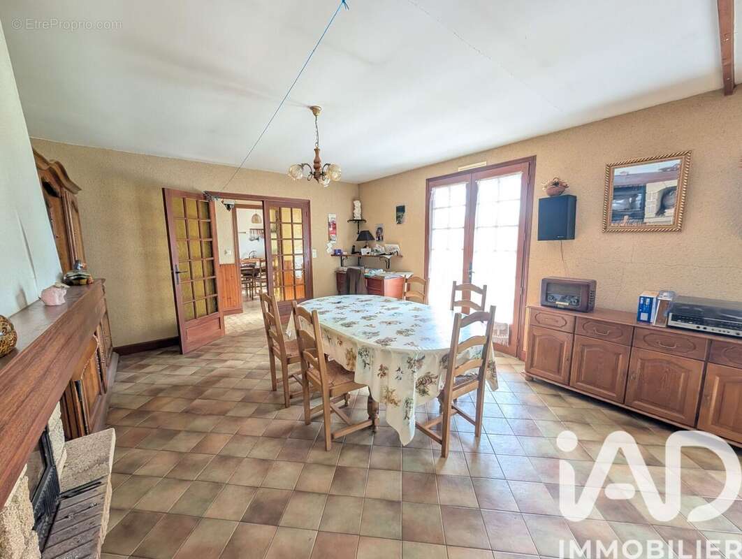 Maison 110 m² à Bouresse  - photo 5