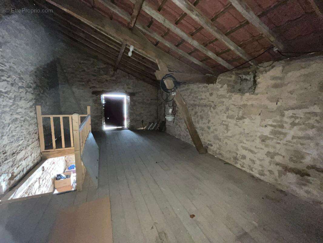 Maison à BERSAC-SUR-RIVALIER