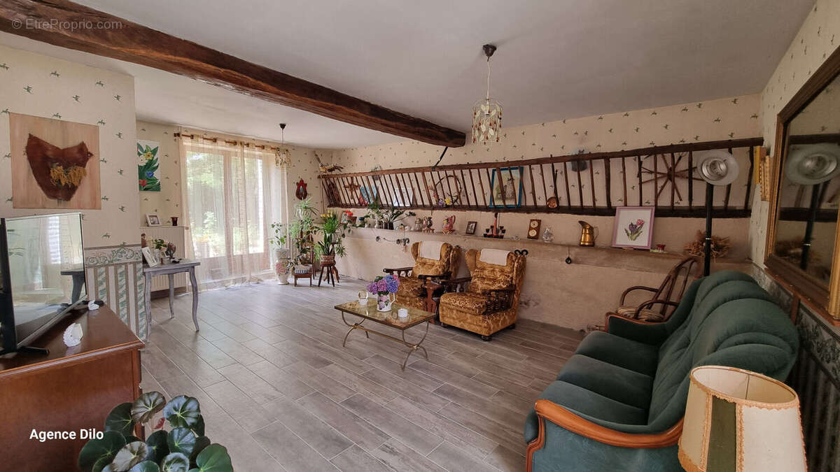 Maison 130 m2, trés bien entretenue - photo 3