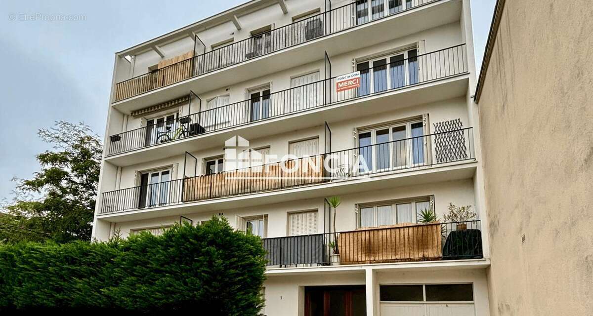 Appartement à SAINT-MAUR-DES-FOSSES