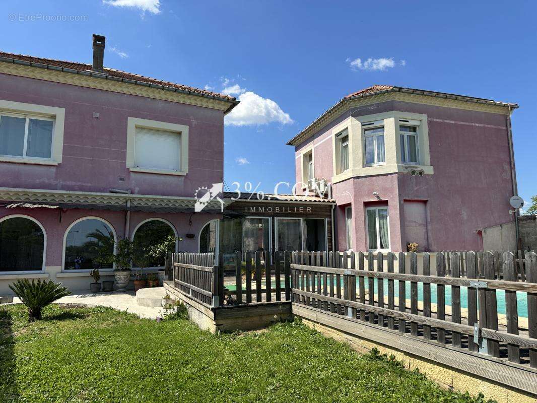 Maison à SAINT-HILAIRE-DE-BRETHMAS