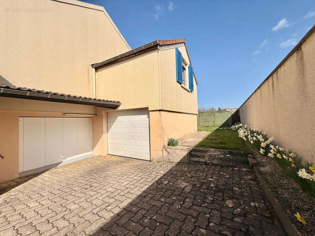 Maison à VAROIS-ET-CHAIGNOT