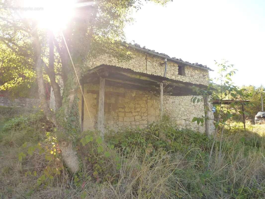 Maison à ENTREVAUX