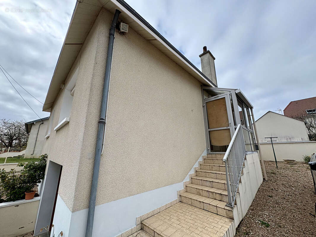 Maison à LA CHAUSSEE-SAINT-VICTOR