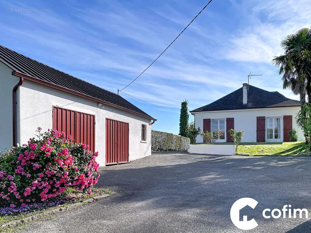Maison à NAY
