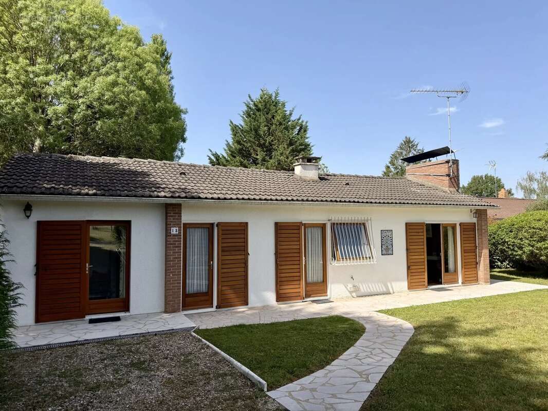 Maison à SAVIGNY-SUR-CLAIRIS