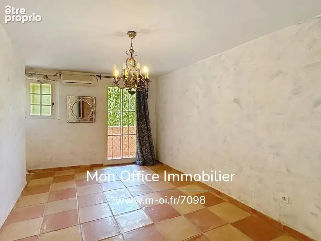 Référence : 7098-les - maison de maître t7 à rénover au coeur du village de cogolin - photo 14