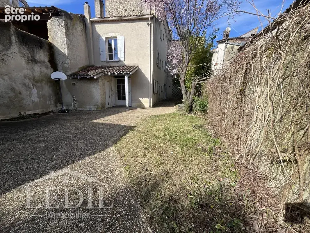 Grande maison de ville 5 ch avec extérieur clos - photo 2