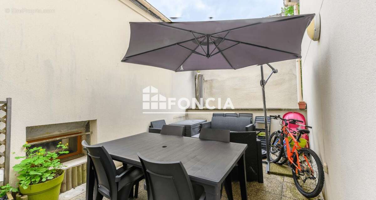 Appartement à LA QUEUE-EN-BRIE