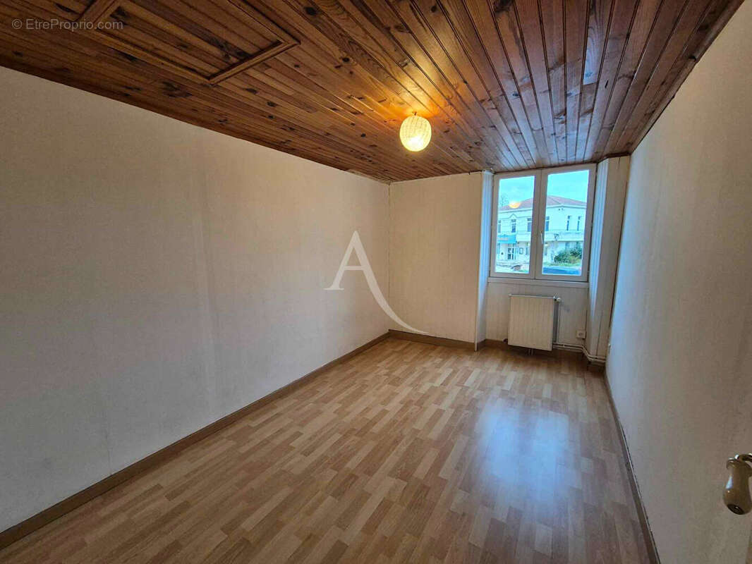 Maison à VILLENEUVE-DE-MARSAN