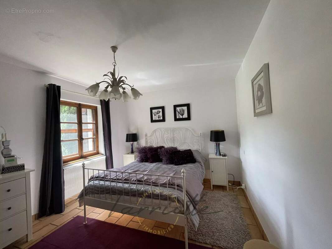 Maison à ALBA-LA-ROMAINE