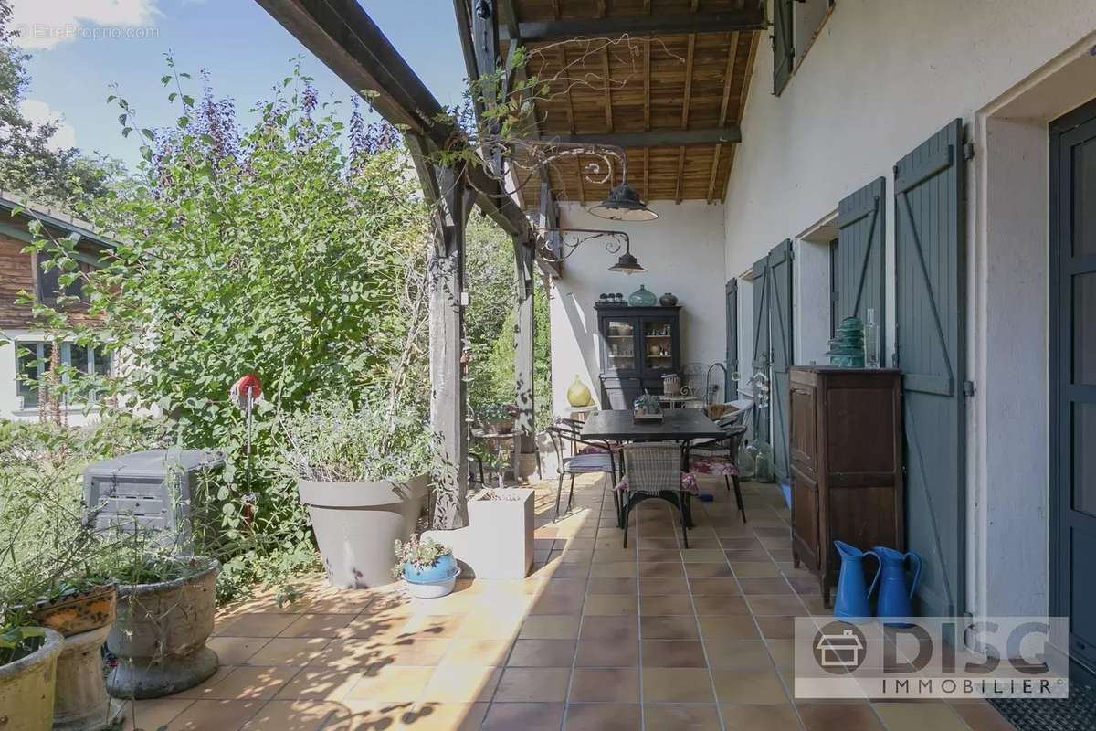 Maison à MONTFERMIER