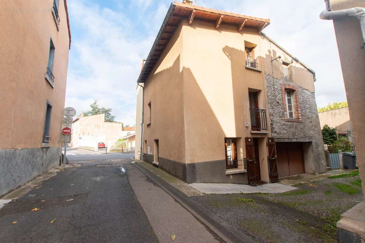 Maison à PONT-DU-CHATEAU