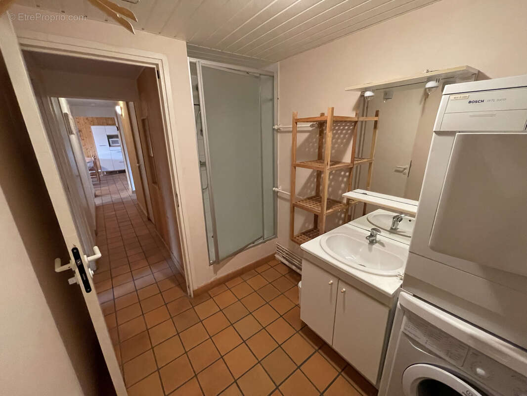 'sous compromis' t3 balcon résidence altitude 1500 - photo 12