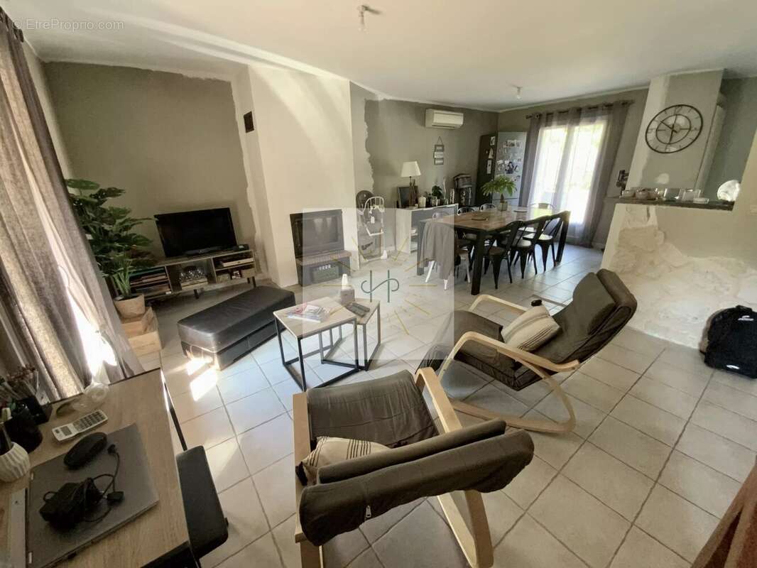 Maison 138 m² à Cruas  - photo 7