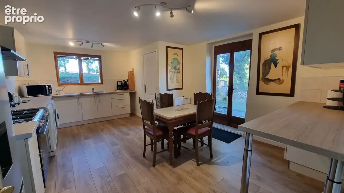 CÔTES-D'ARMOR, Plussulien, Magnifique longère de 5 chambres avec logement attenant de 3 chambres et dépendances - photo 4