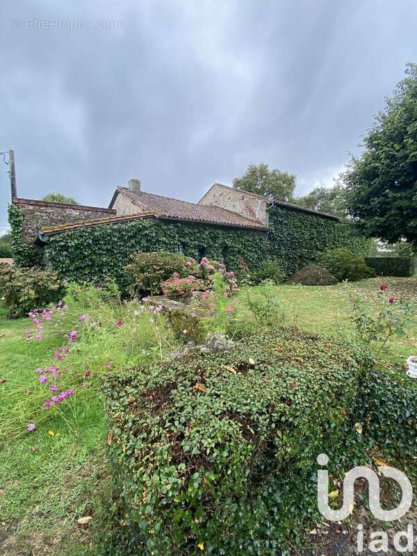 Photo 7 - Maison à SAINT-JUNIEN-LES-COMBES