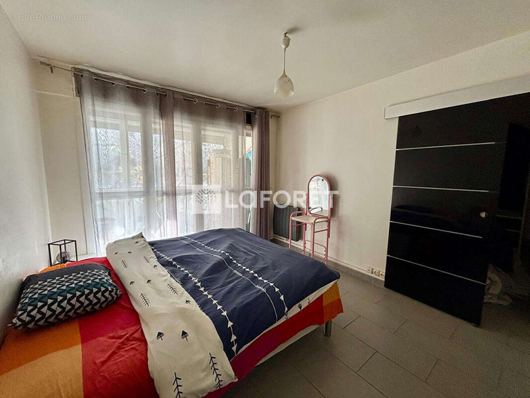 Appartement à MARSEILLE-2E