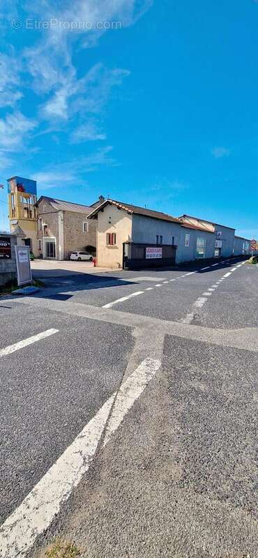 Photo 7 - Commerce à SAINT-GENIS-DES-FONTAINES