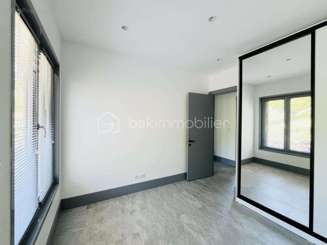 Maison à VILLE-SUR-JARNIOUX