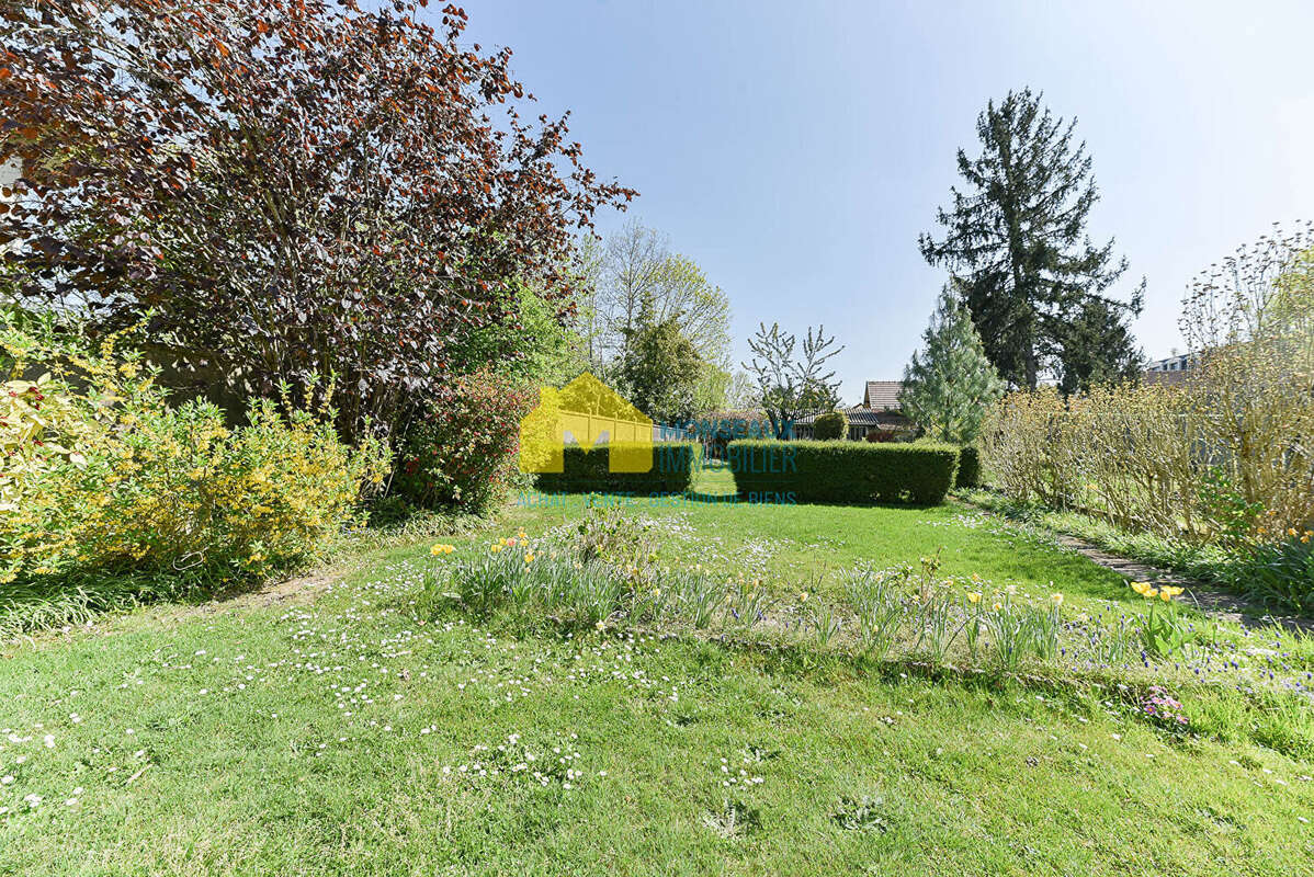 Maison à SAINTE-GENEVIEVE-DES-BOIS