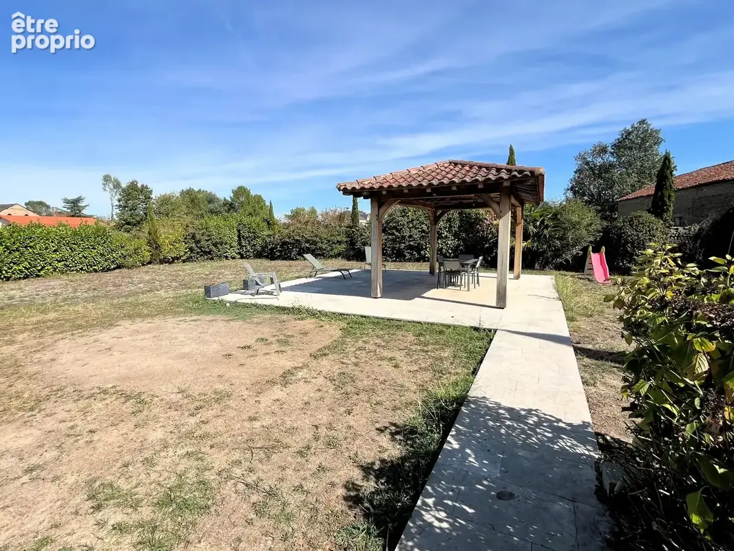 Maison 257m², 5 chambres, 3249m² de terrain, grande dépendance - photo 28