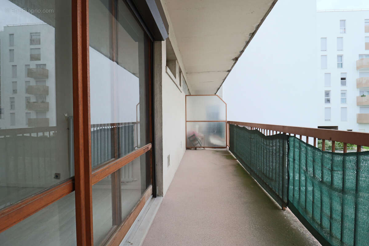 Appartement à LES PAVILLONS-SOUS-BOIS