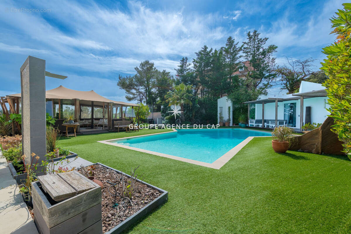 Rare, villa atypique contemporaine, piscine et tennis, à St Raphael Valescure - photo 18