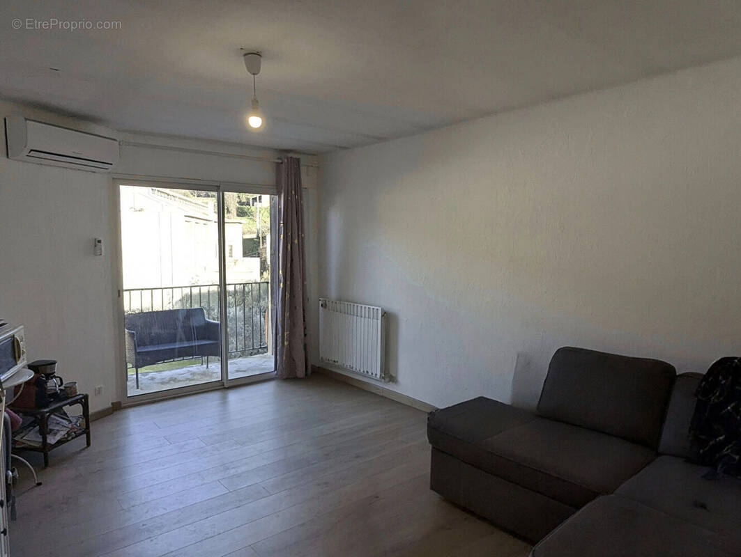 Appartement à SALERNES