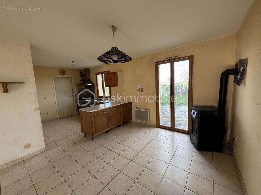 Maison à FERRIERES-EN-GATINAIS