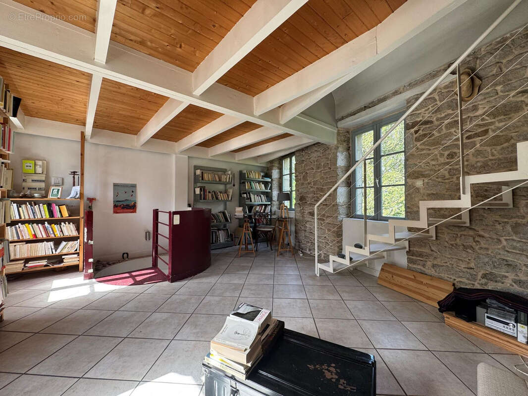 Chaleureux 3 pièces en duplex au Centre-Ville ! - photo 2