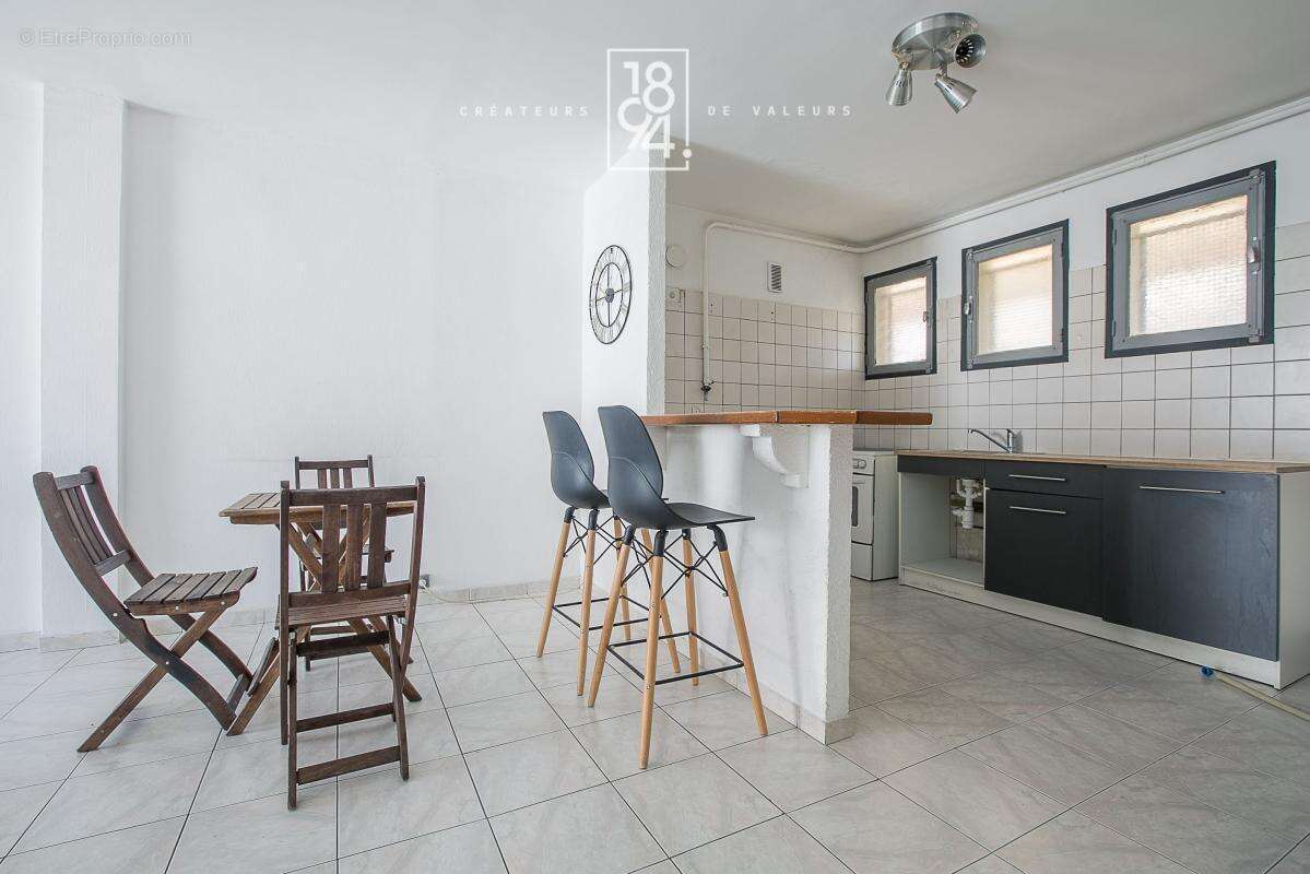 Appartement à MARSEILLE-5E