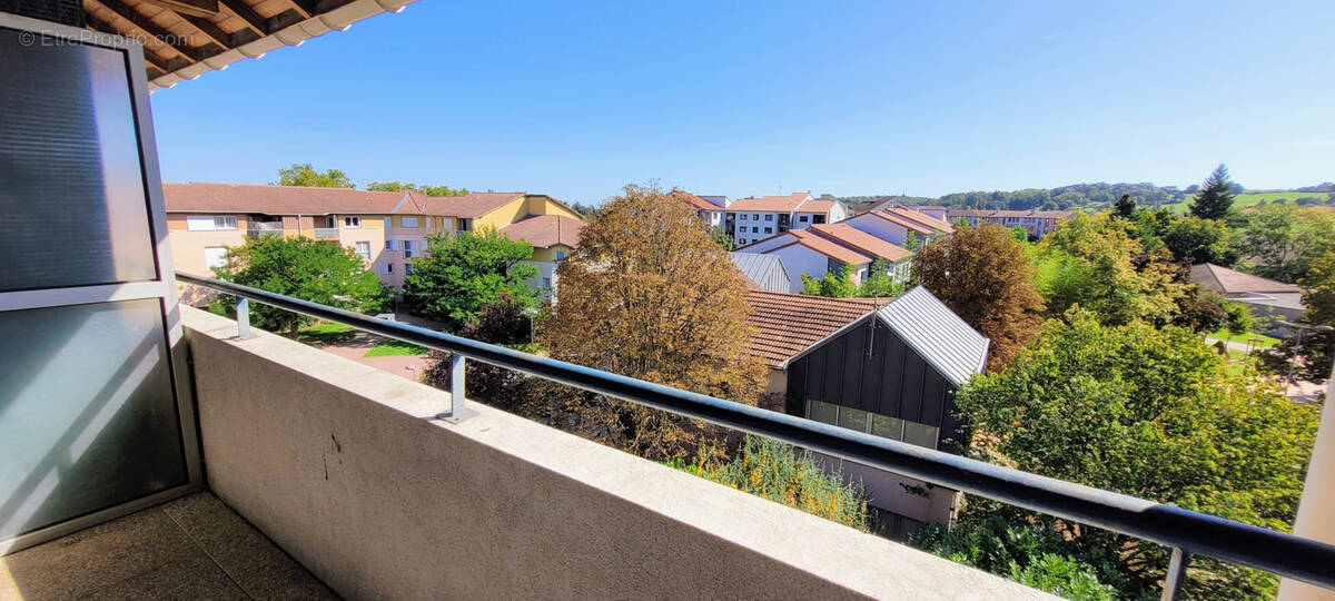 Appartement à SAINT-GENIS-LAVAL