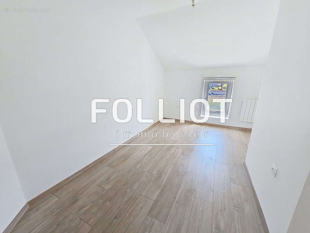 Appartement à PORT-EN-BESSIN-HUPPAIN