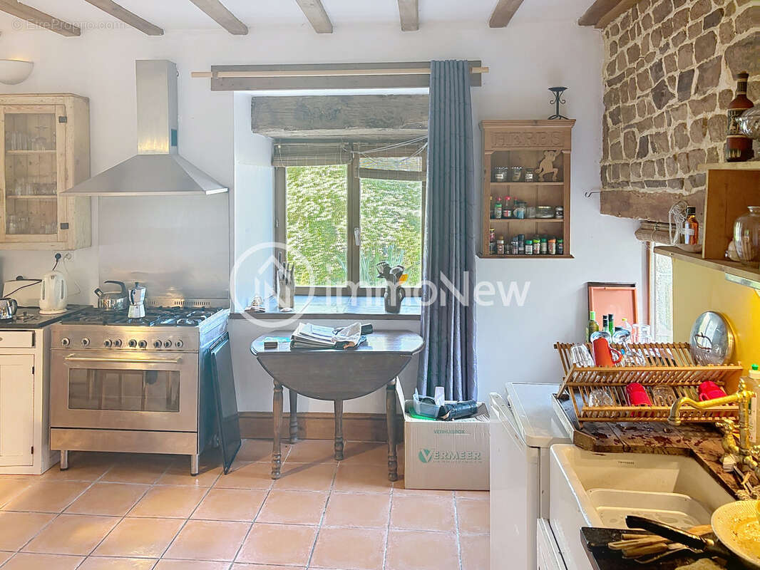 Belle maison pierre annees 1700  de 190 m2 environ sur terrain 1,8 hectare environ - photo 5