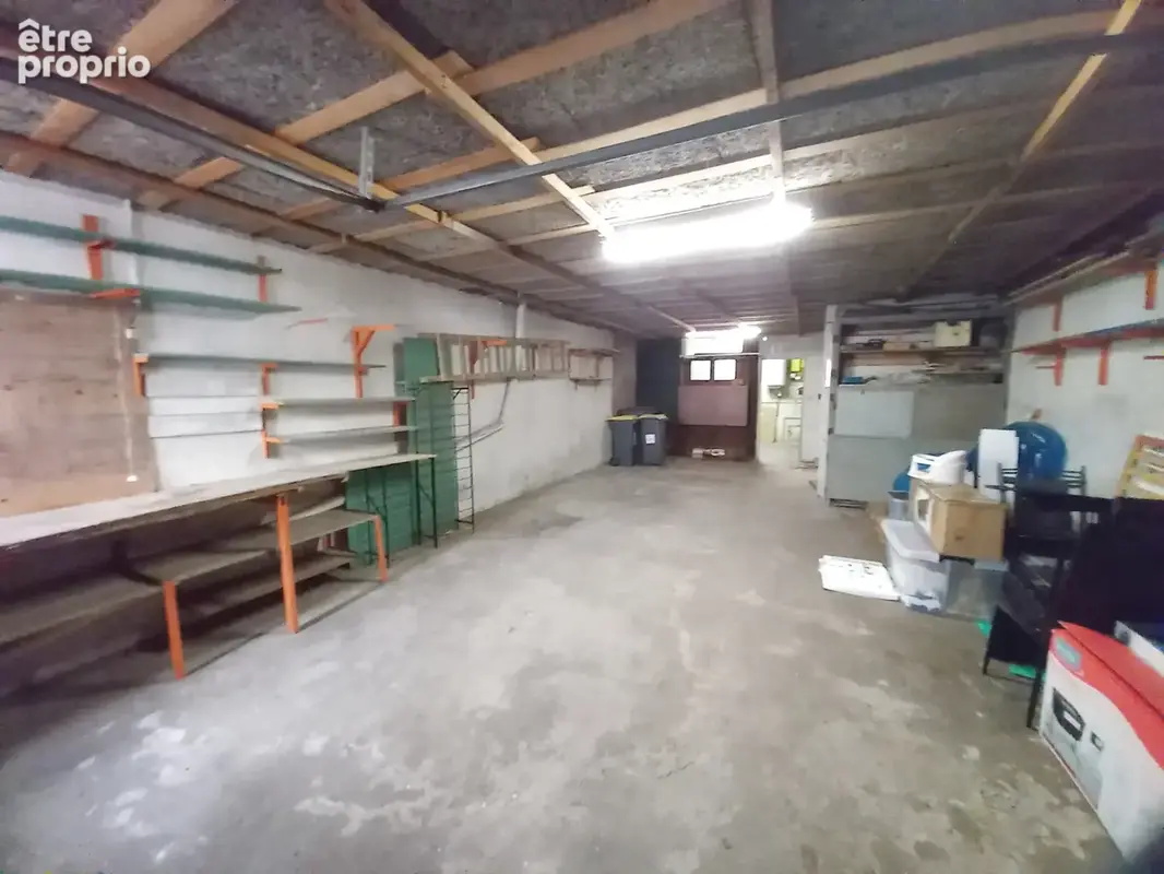 Bel Immeuble 2 Appartements et grand Garage. - photo 7