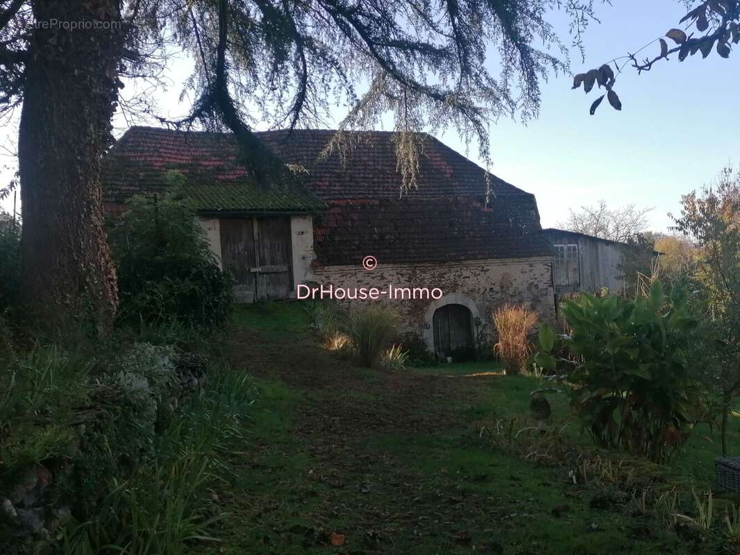 Maison à BIARS-SUR-CERE