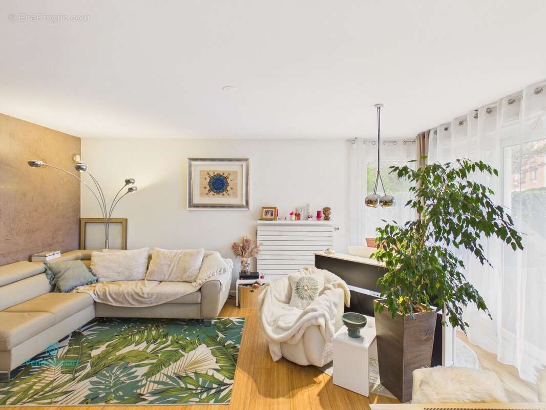 Appartement à VILLE-LA-GRAND
