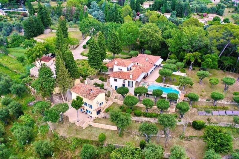 Propriété prestigieuse sur plus de 3,4 hectares - photo 3