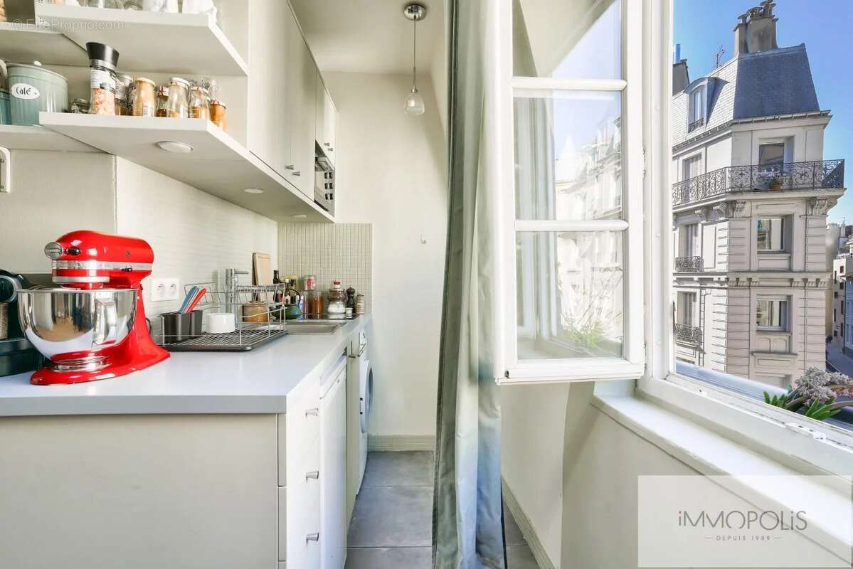 Appartement à PARIS-18E
