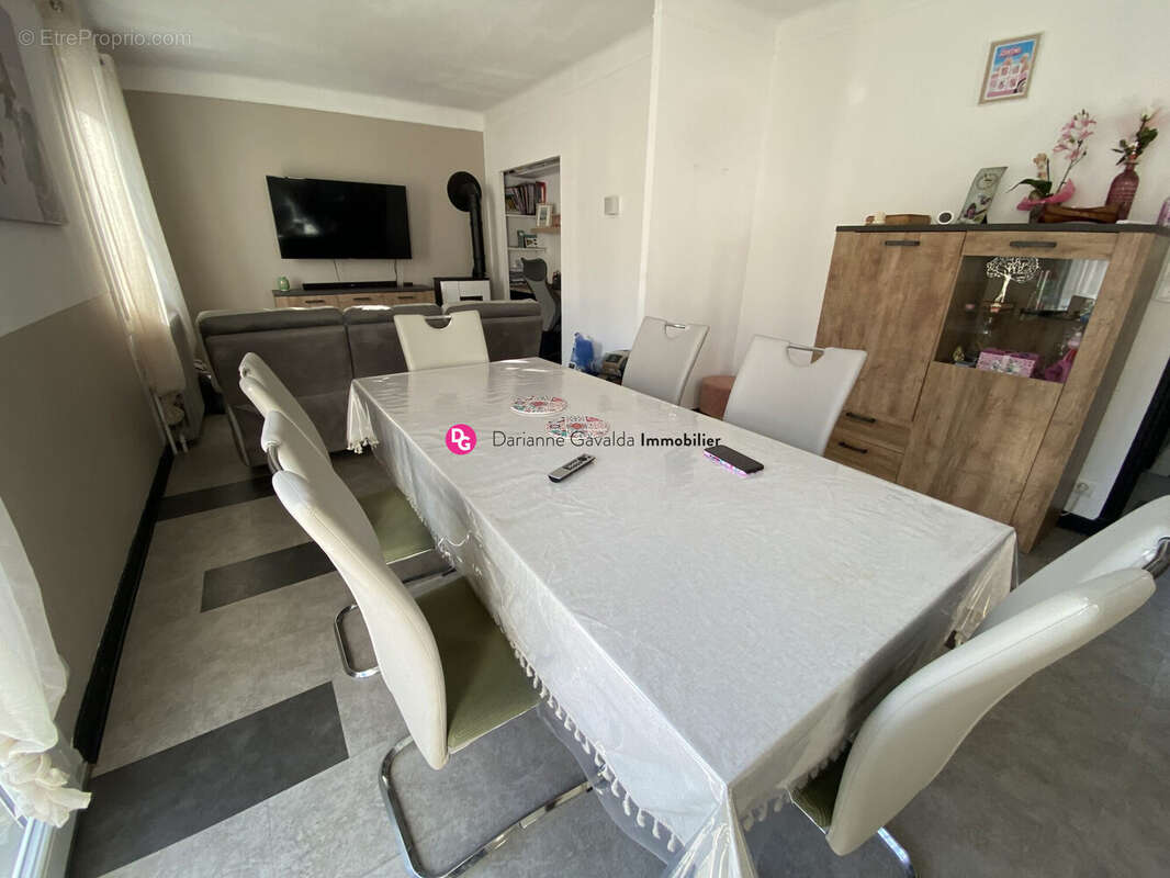 Maison à DECAZEVILLE