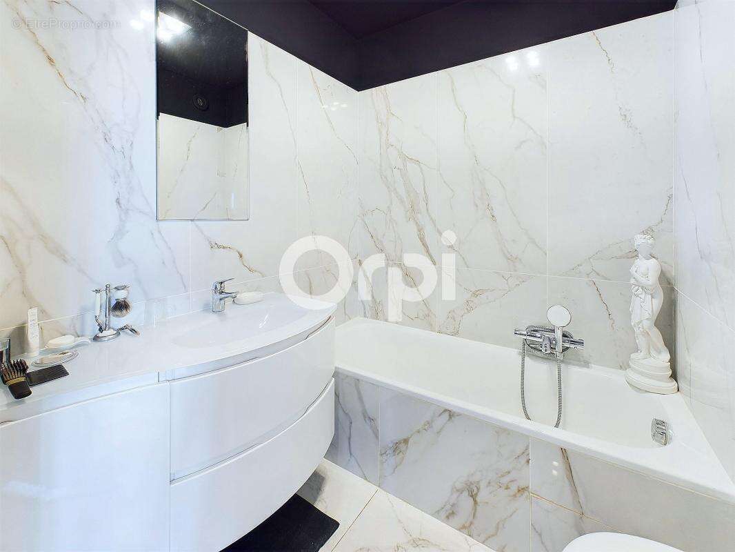 Appartement à MANDELIEU-LA-NAPOULE